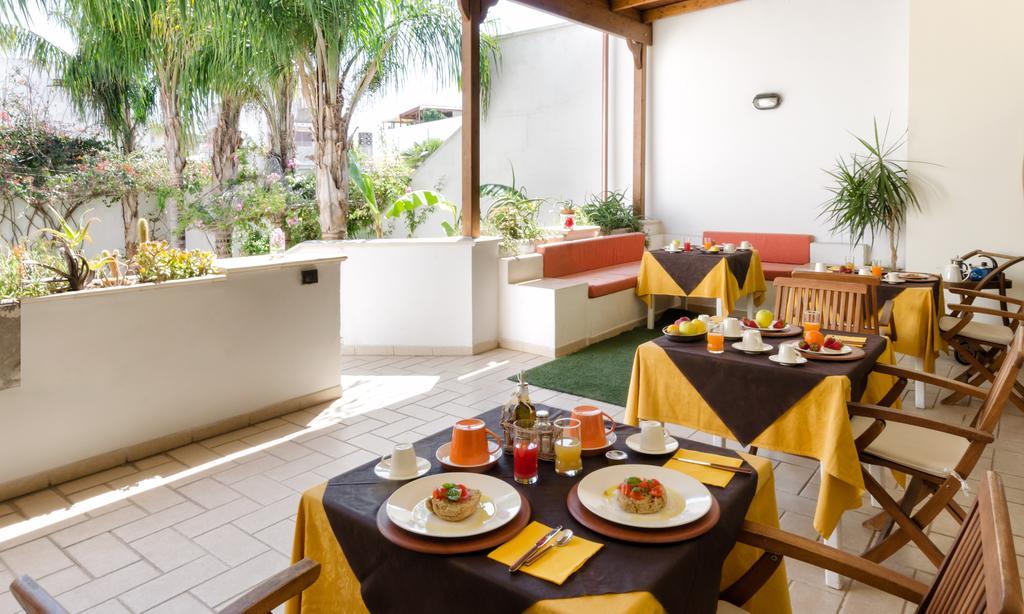 B&B L'Antica Rimessa เลชเช ภายนอก รูปภาพ