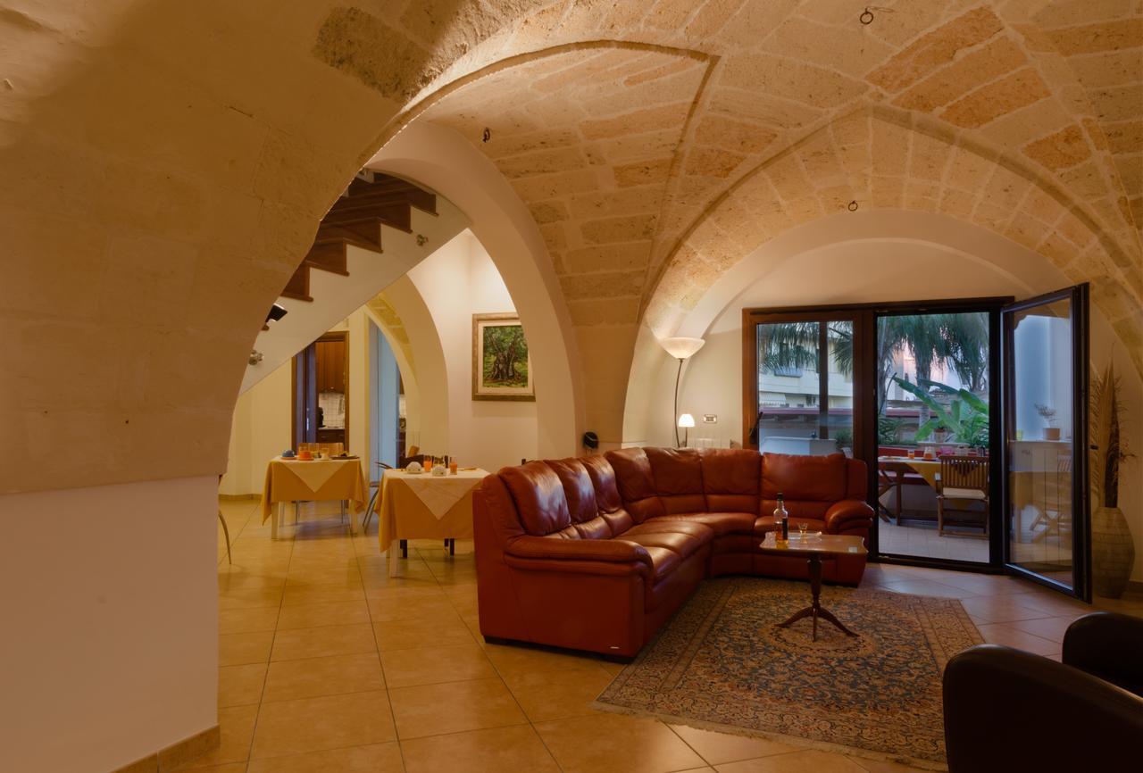 B&B L'Antica Rimessa เลชเช ภายนอก รูปภาพ